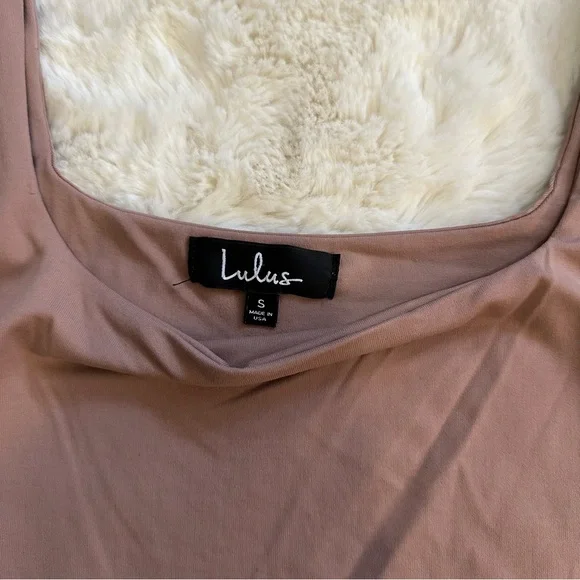 Lulu’s soft size small blush pink square neck tee - Picture 2 of 5